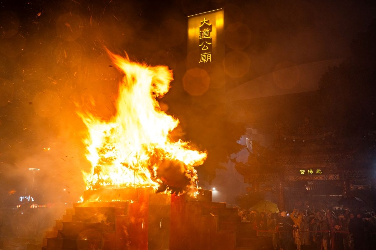 錯過等明年！台中元宵慶典「燒火獅」3/3登場，看600秒煙火秀、免費領燈籠
