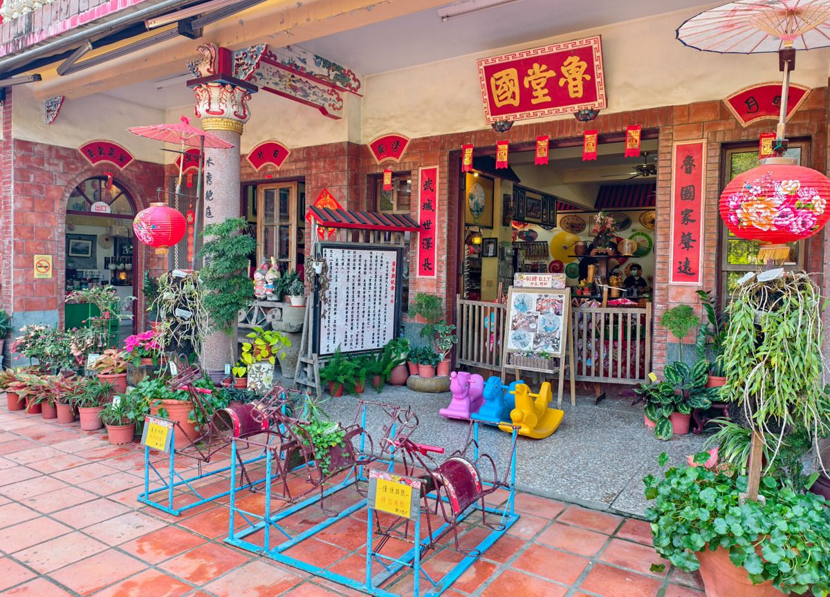 高雄走春開逛！「2026美濃花海節」花季倒數，必拍超萌小精靈、漸層花彩帶