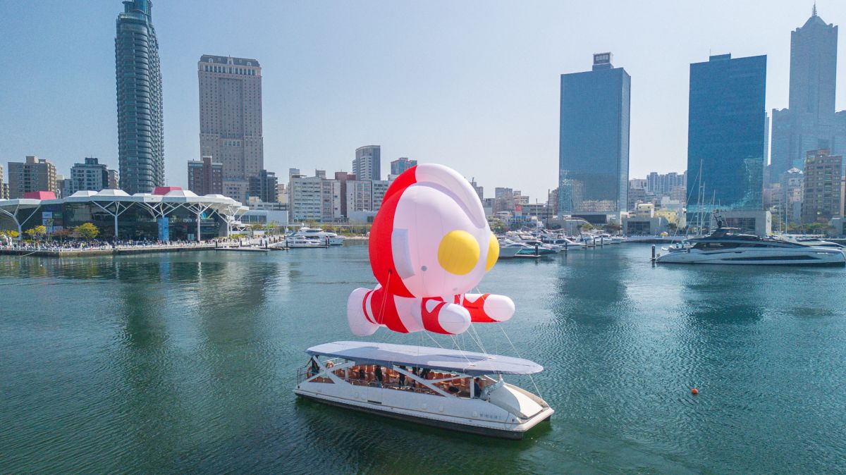 「超人力霸王」降落愛河灣！2026高雄燈會「冬日遊樂園」攻略，小提燈免費拿