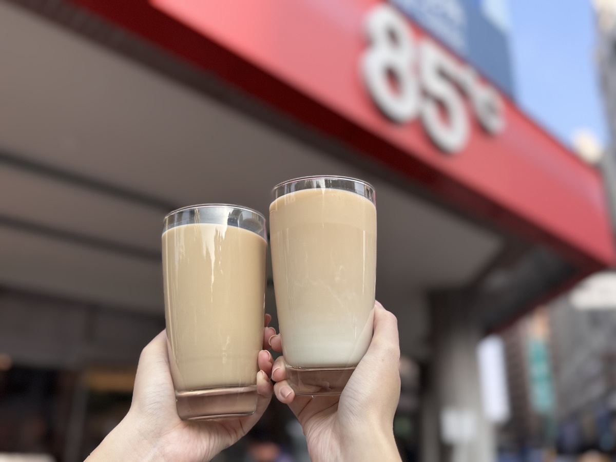 開工14間「咖啡＋手搖飲」優惠包！星巴克、迷客夏買一送一，85度C奶茶35折