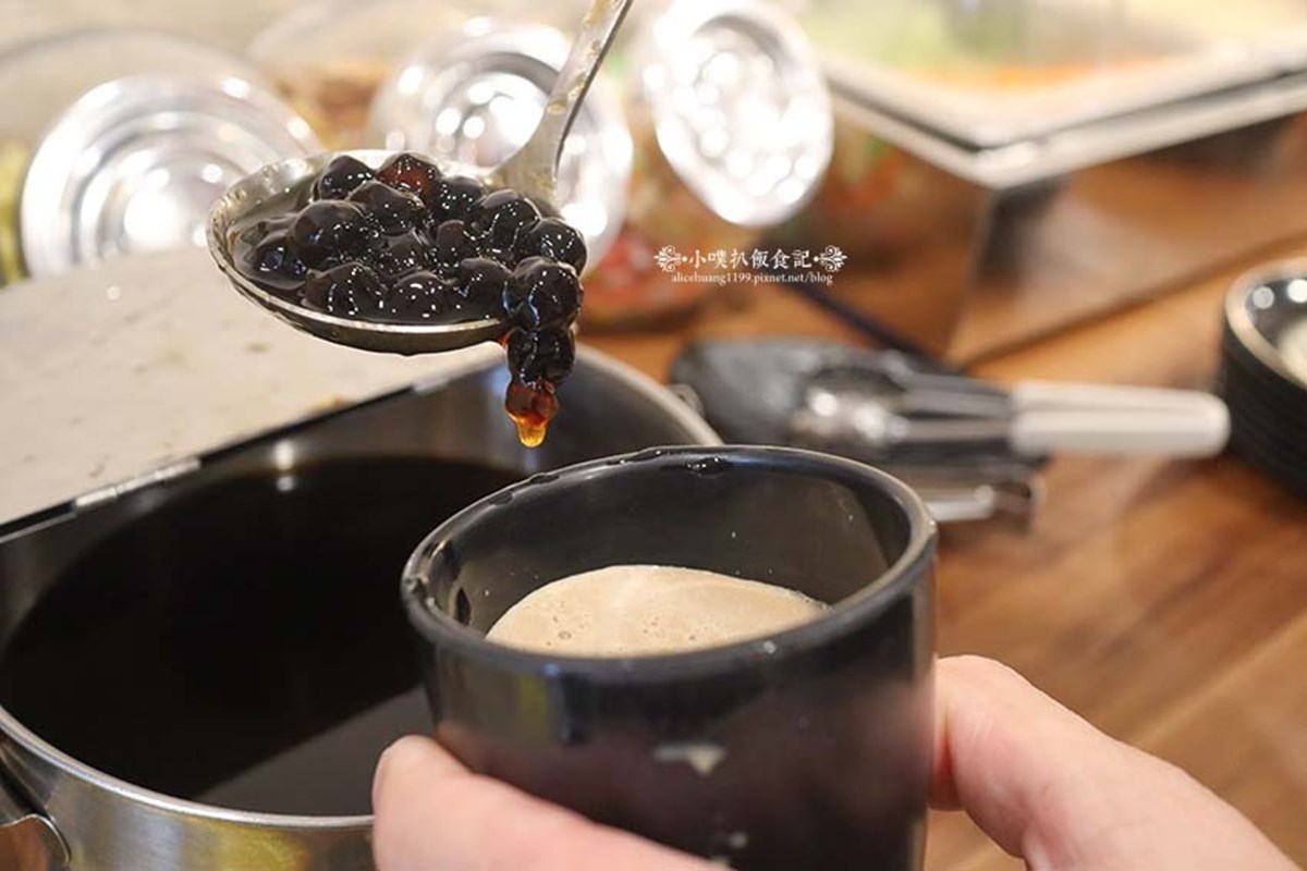 桃園最強火鍋吃到飽！180元起「火烤兩吃」CP值高，珍奶、滷肉飯、炸物無限夾