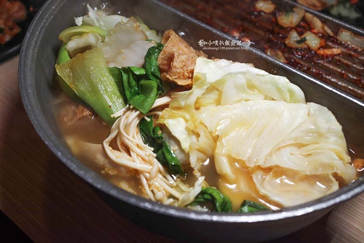 桃園最強火鍋吃到飽！180元起「火烤兩吃」CP值高，珍奶、滷肉飯、炸物無限夾