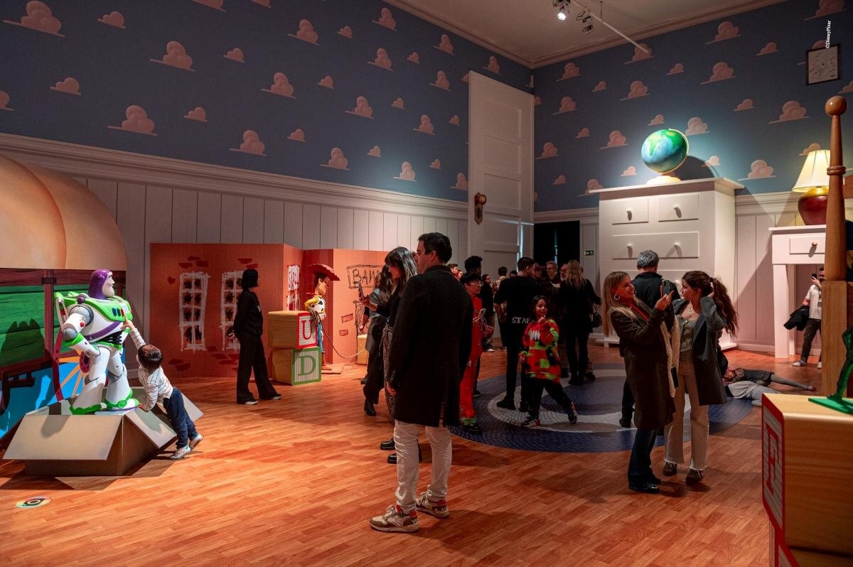 巨大布丁狗在這！「布丁狗30週年展」屁屁牆、燈光秀Q翻，再衝「皮克斯世界展」