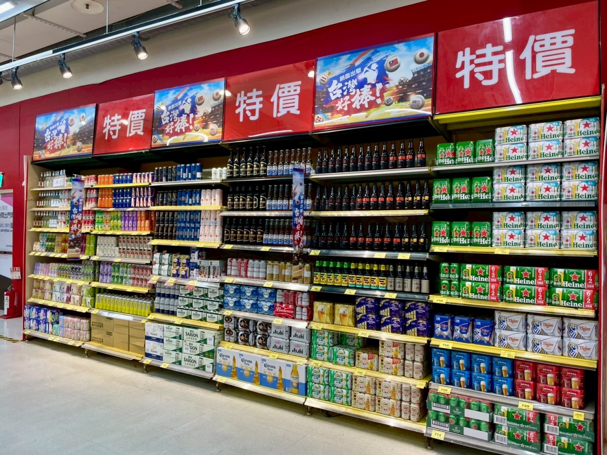 10吋「棒球大披薩」299元！家樂福４門市限定，加碼百款零食＋飲料買一送一