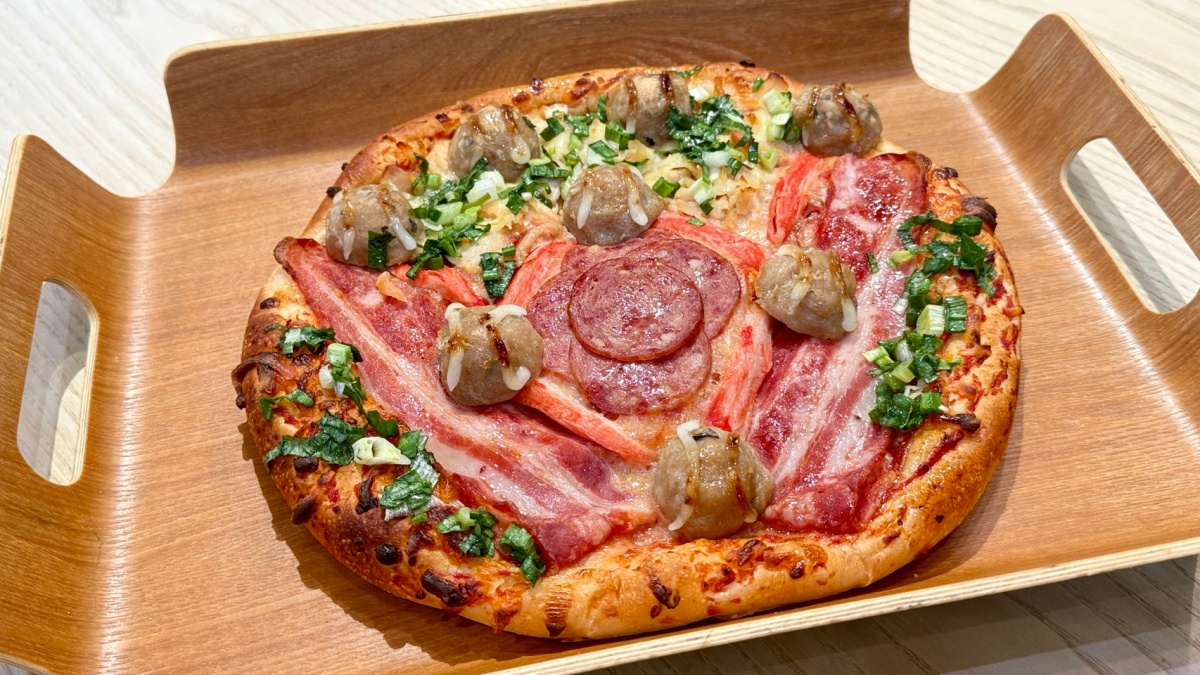 10吋「棒球大披薩」299元！家樂福４門市限定，加碼百款零食＋飲料買一送一