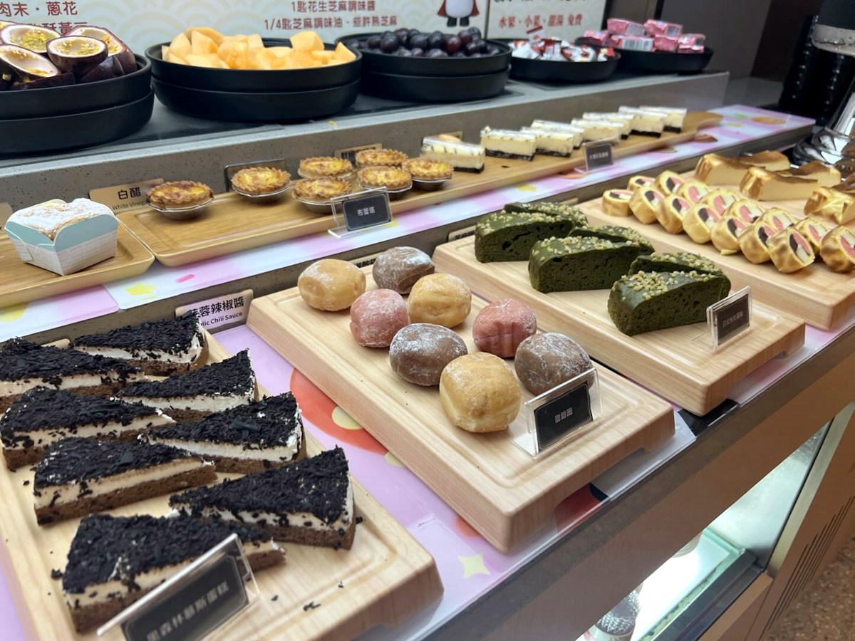 海底撈首推「甜點吃到飽」登場！199元暢吃甜甜圈、蛋糕、泡芙，全台唯一