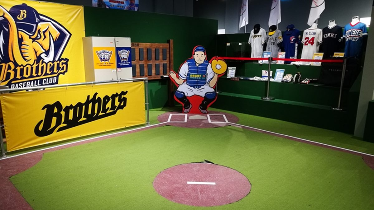 2026經典賽應援!特搜5個必拍棒球景點:史努比球場、手套小屋、9公尺球棒溜滑梯 2026經典賽應援!特搜5個必拍棒球景點:史努比球場、手套小屋、9公尺球棒溜滑梯