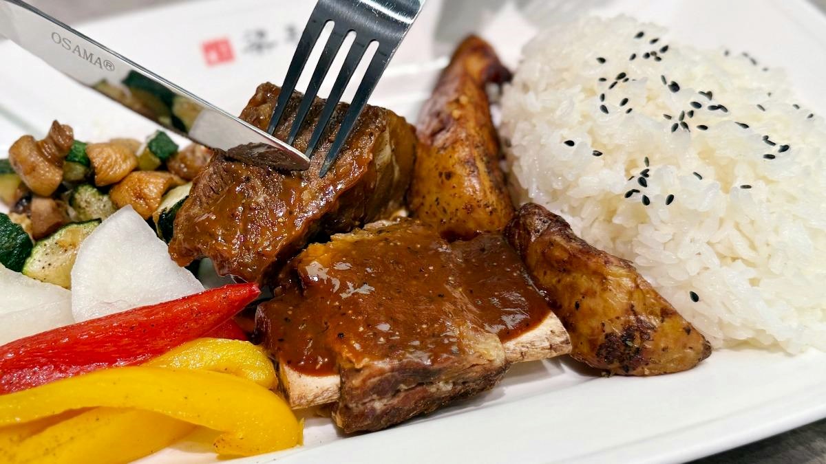 八方雲集開賣「帶骨牛小排」！350元爽吃厚切牛排，全台３間牛排麵必衝