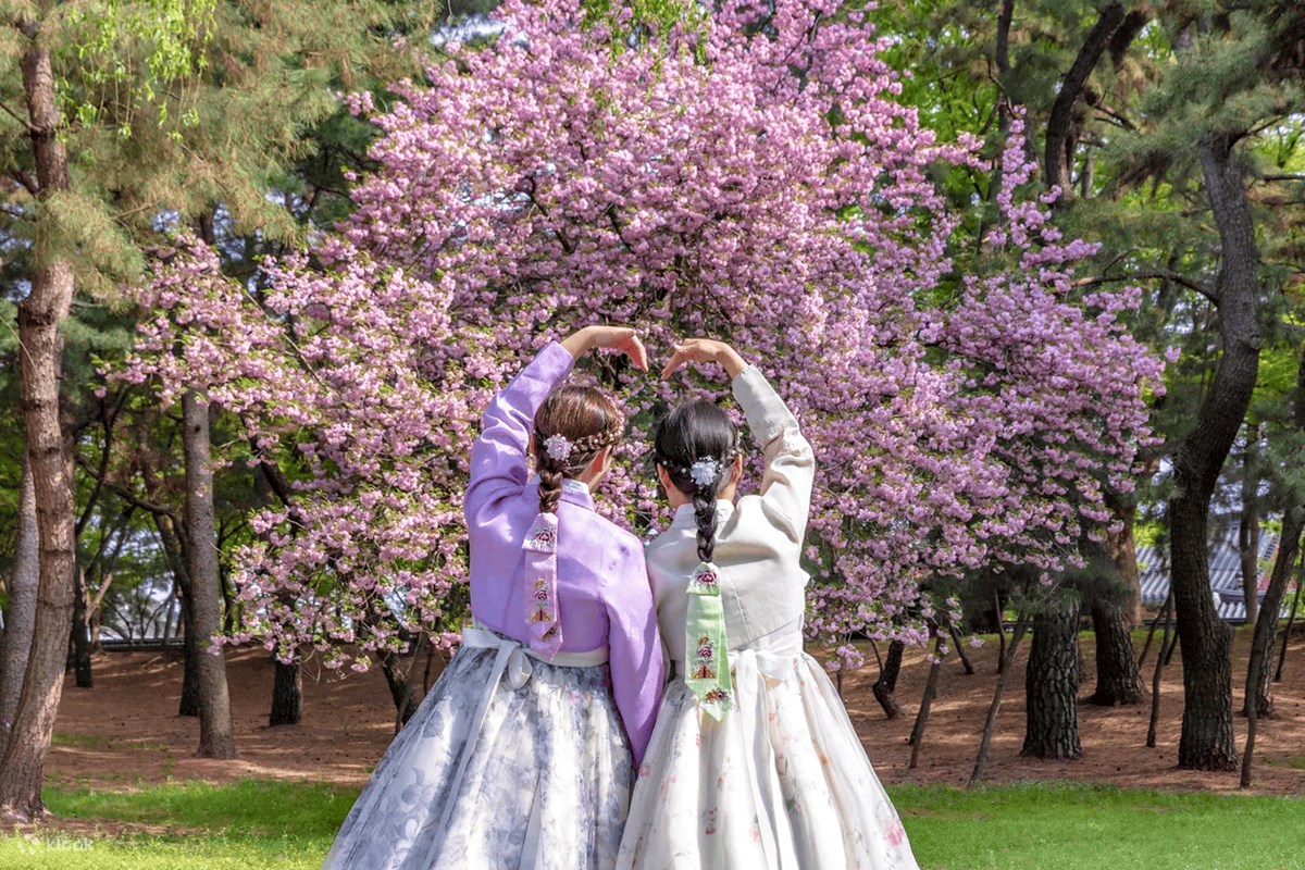 直飛日本、首爾只要999元!快閃3天優惠手刀搶,超過35款門票買一送一 直飛日本、首爾只要999元!快閃3天優惠手刀搶,超過35款門票買一送一