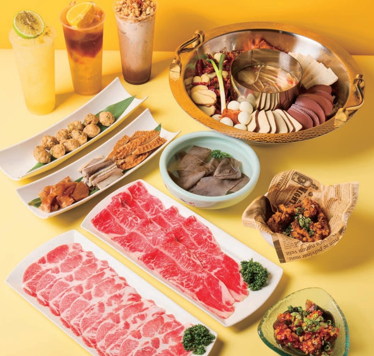 高CP值麻辣鍋「肉品買一送一」！97元爽嗑現切牛，海底撈「這天」整單免費