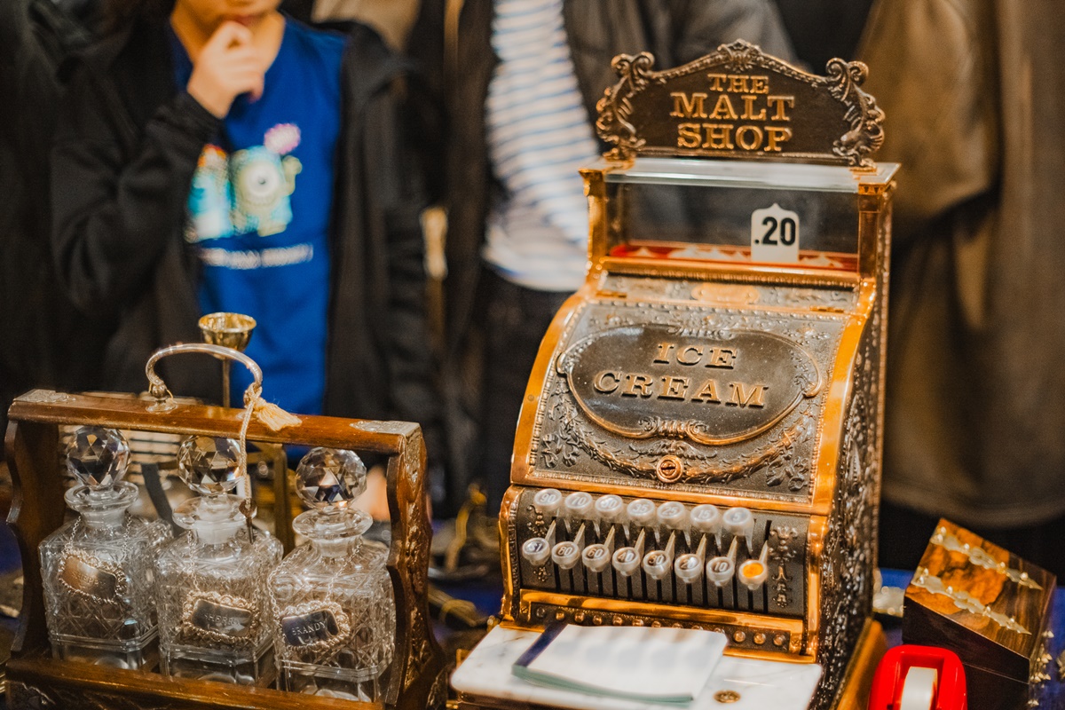 600坪最大古物市集免費逛！「台北蚤之市」200攤跨國古董、美食，連３天快衝