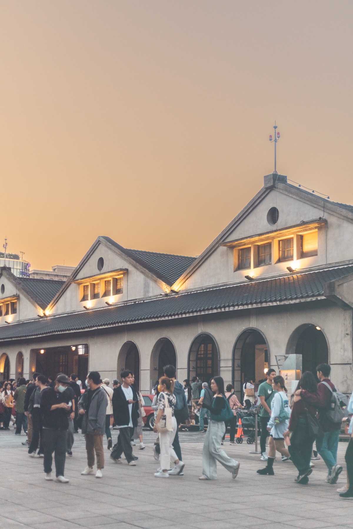 600坪最大古物市集免費逛！「台北蚤之市」200攤跨國古董、美食，連３天快衝