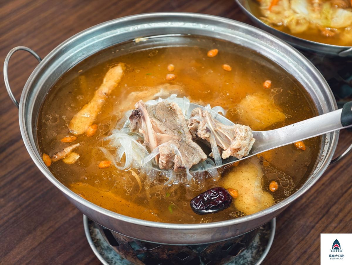 全台前三強臭豆腐！嘉義美食８家推薦：市場90年老字號麻糬、甘甜啤酒鴨湯