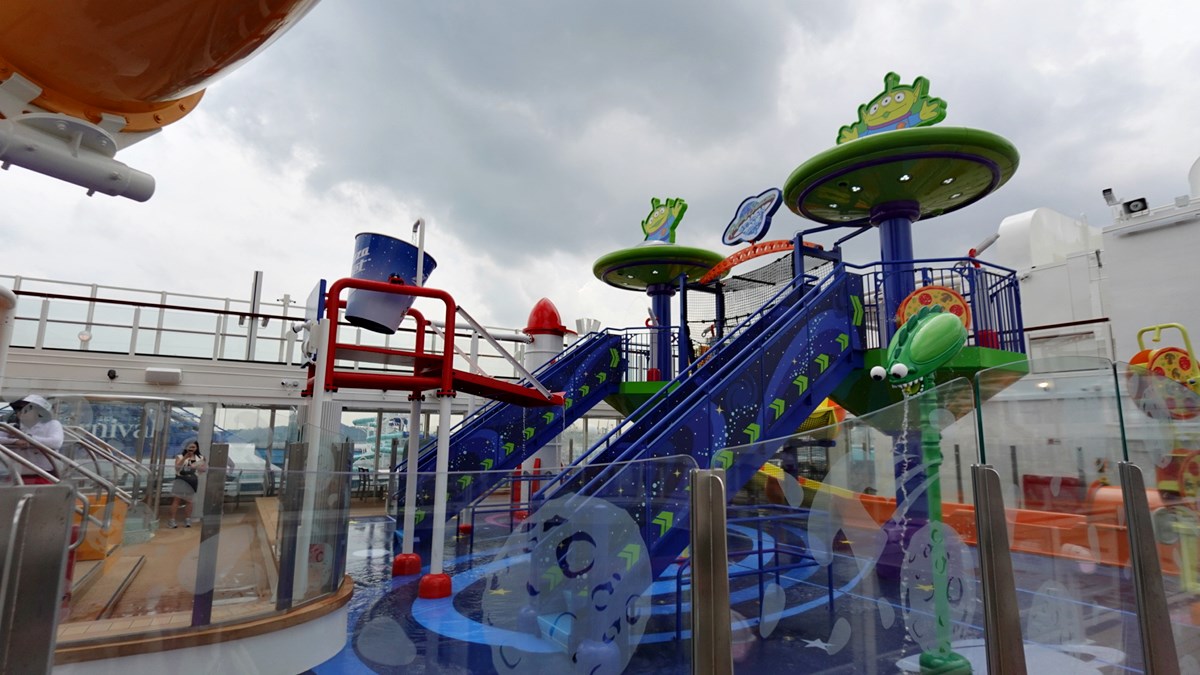 「海上迪士尼遊樂園」來了！７大主題區＋優惠搶看，必衝９公尺雲霄飛車