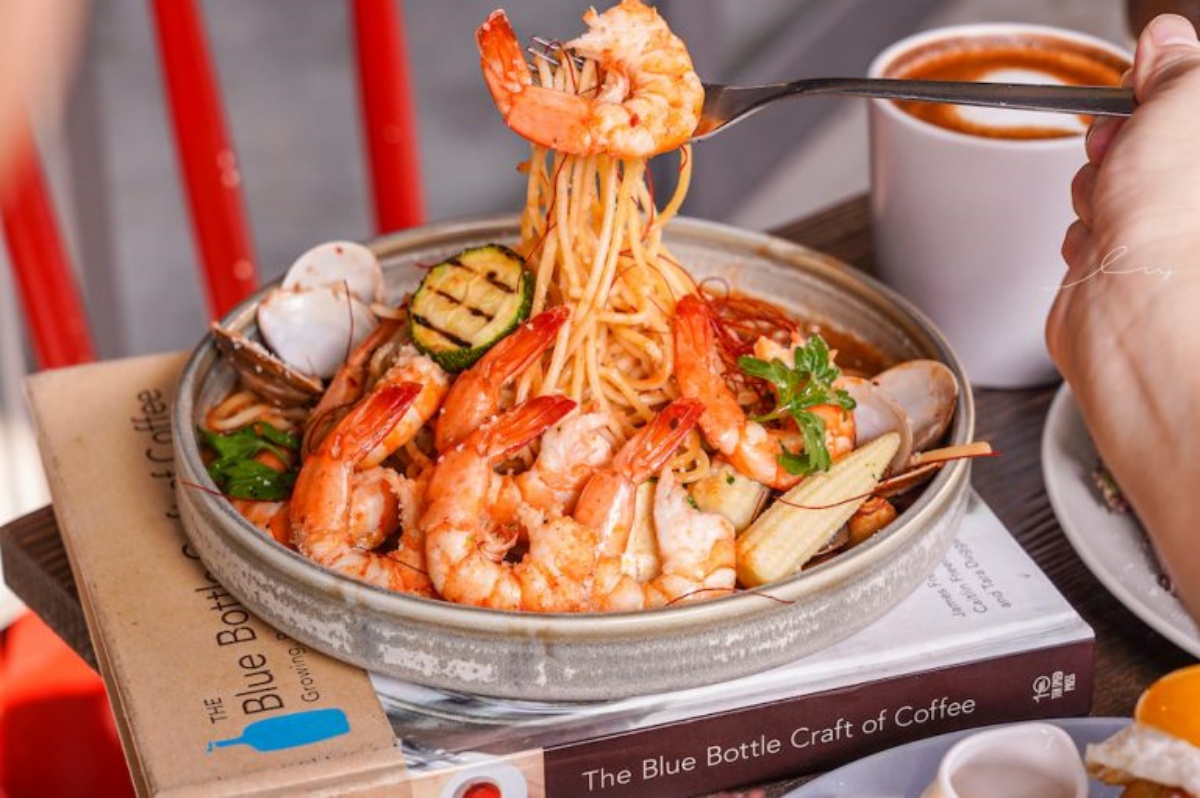 看球賽必衝！北中南10間超嗨運動餐廳：環狀巨型螢幕、現裝精釀生啤、爆汁漢堡