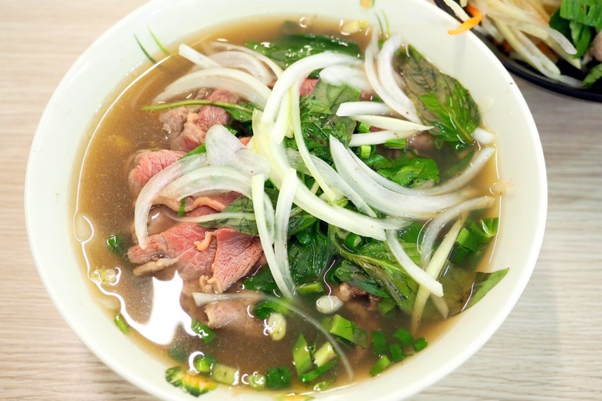 吃道地越菜免出國！10家越南老闆私房味：老店甘蔗蝦、酥脆煎班燒、炭烤法國麵包