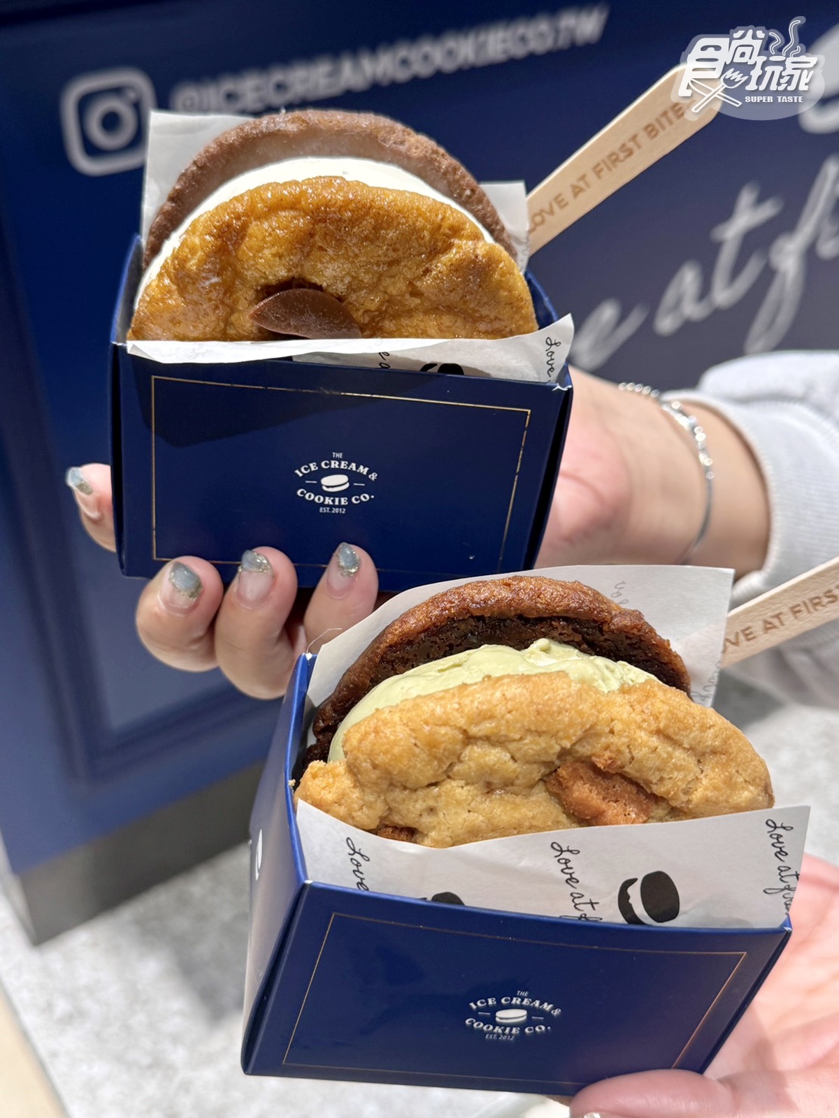 新加坡「冰淇淋餅乾三明治」登台!全球首賣「冰淇淋配薯條」,必吃口味+價格表 新加坡「冰淇淋餅乾三明治」登台!全球首賣「冰淇淋配薯條」,必吃口味+價格表