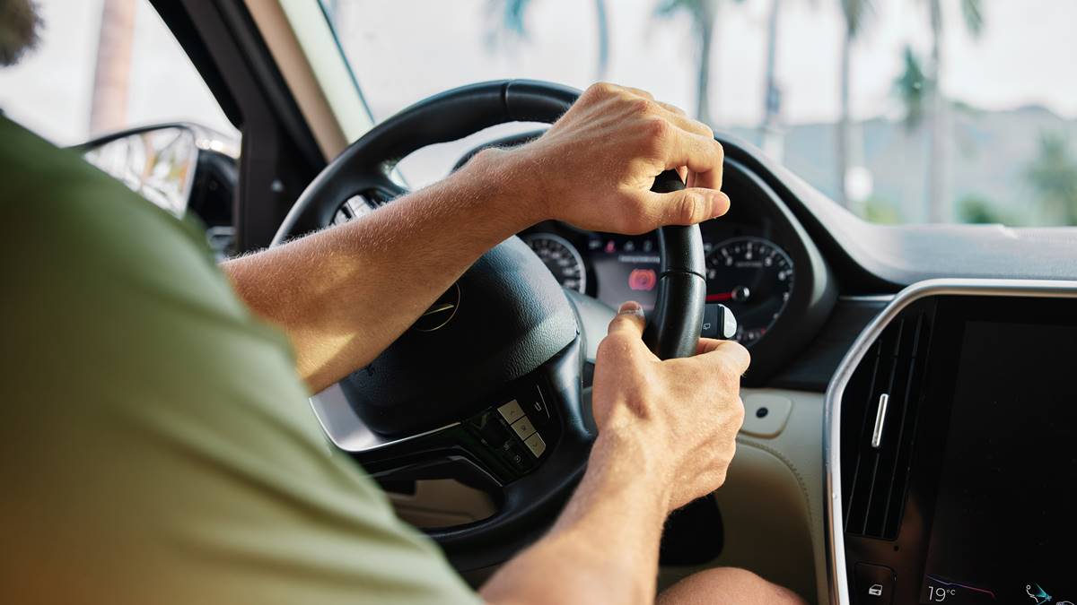 國道變換車道打方向燈「仍被罰3000元」！法院曝背後原因：明顯違反安全規定