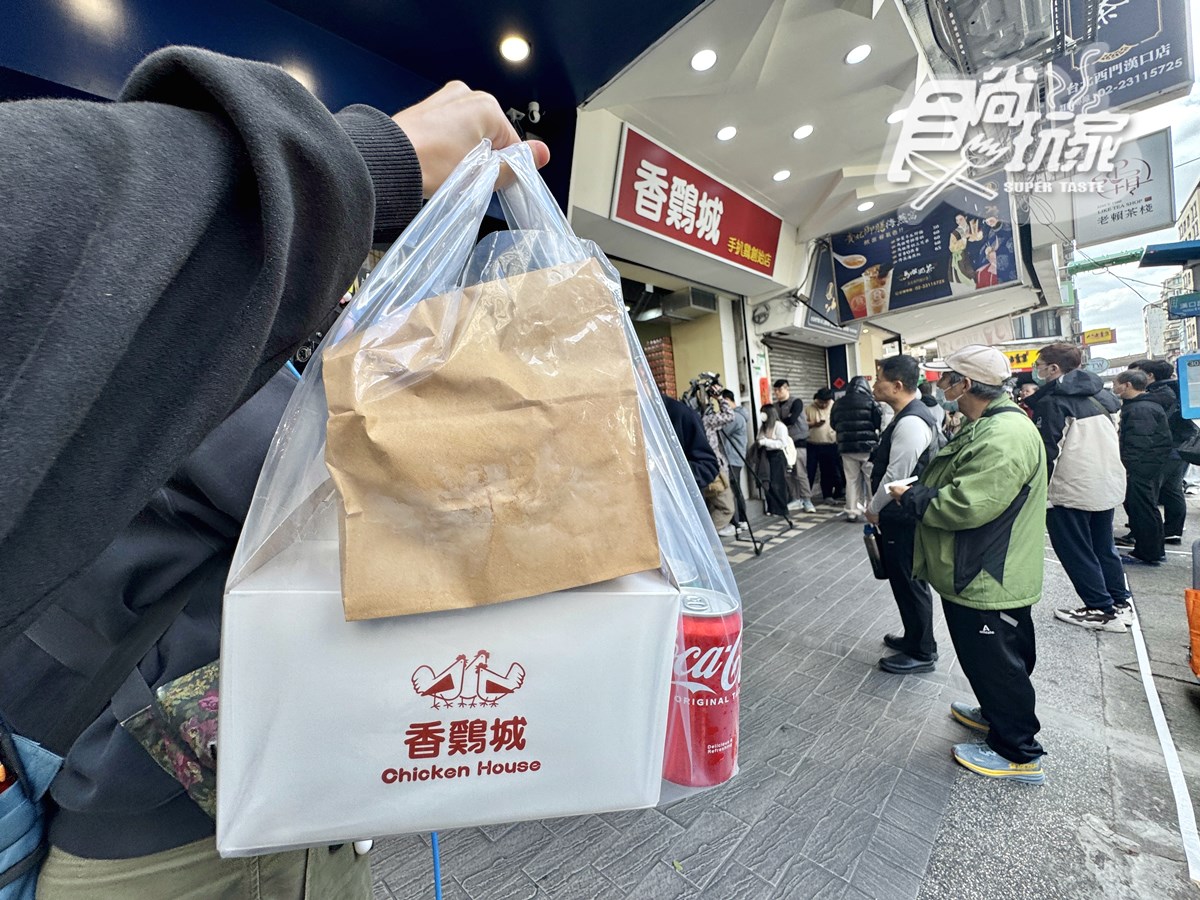 手扒雞始祖「香雞城」開幕直擊！限量150份烤雞＋菜單搶看，首日爆排４小時