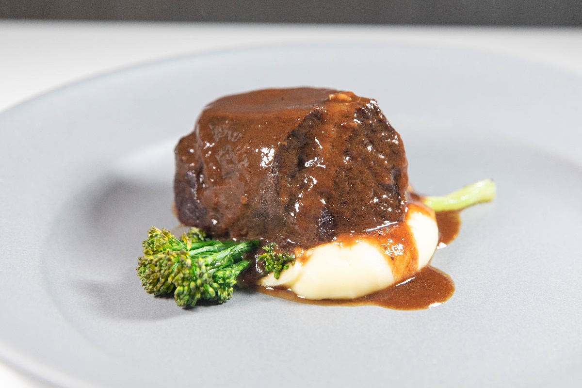 秒飛歐洲!永康商圈超美餐廳新開幕,網美吧台享地中海料理,還有現場演奏 秒飛歐洲!永康商圈超美餐廳新開幕,網美吧台享地中海料理,還有現場演奏