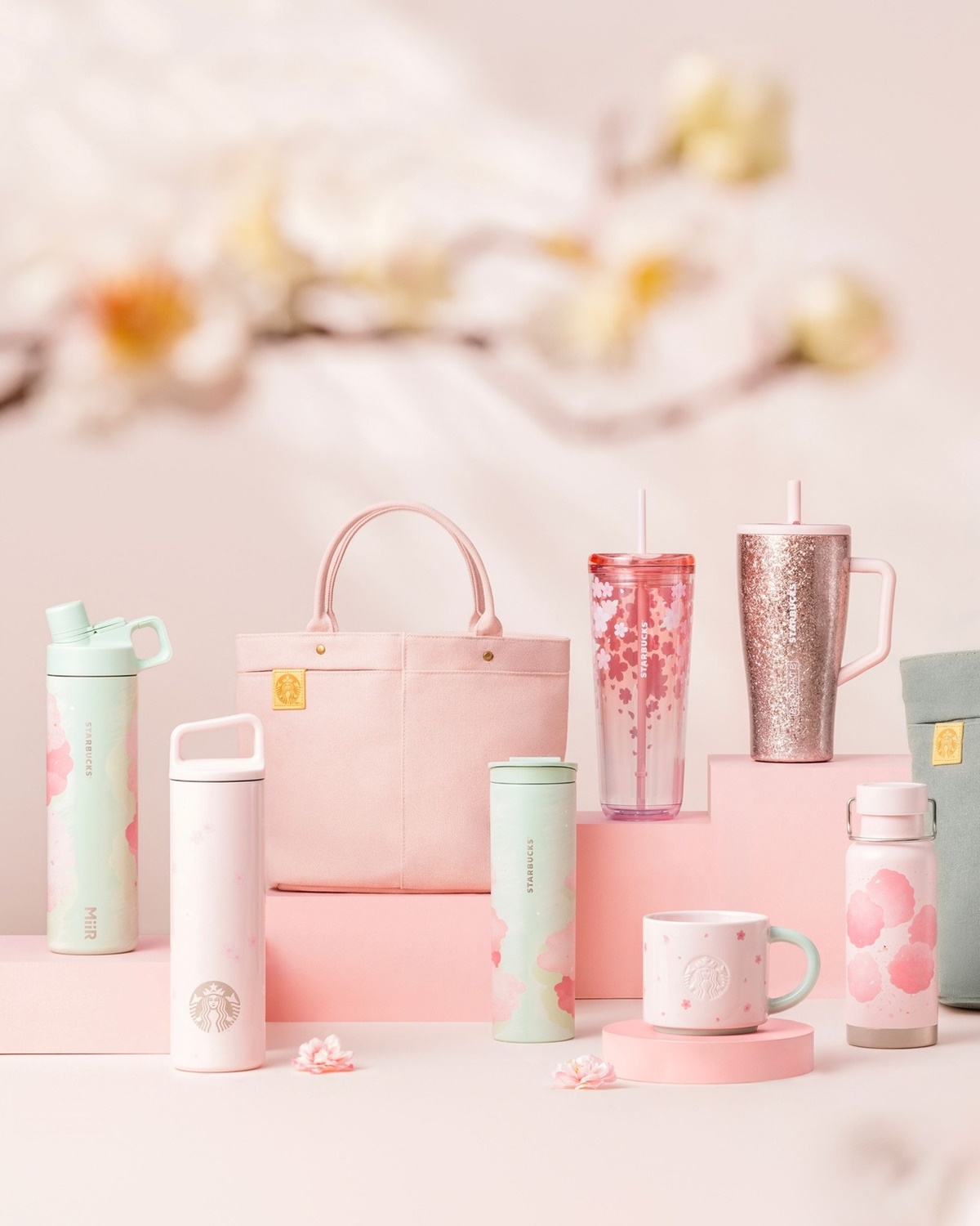 星巴克買一送一!絕美「櫻花玻璃屋門市」開幕,本週優惠、哈利波特周邊一覽 星巴克買一送一!絕美「櫻花玻璃屋門市」開幕,本週優惠、哈利波特周邊一覽