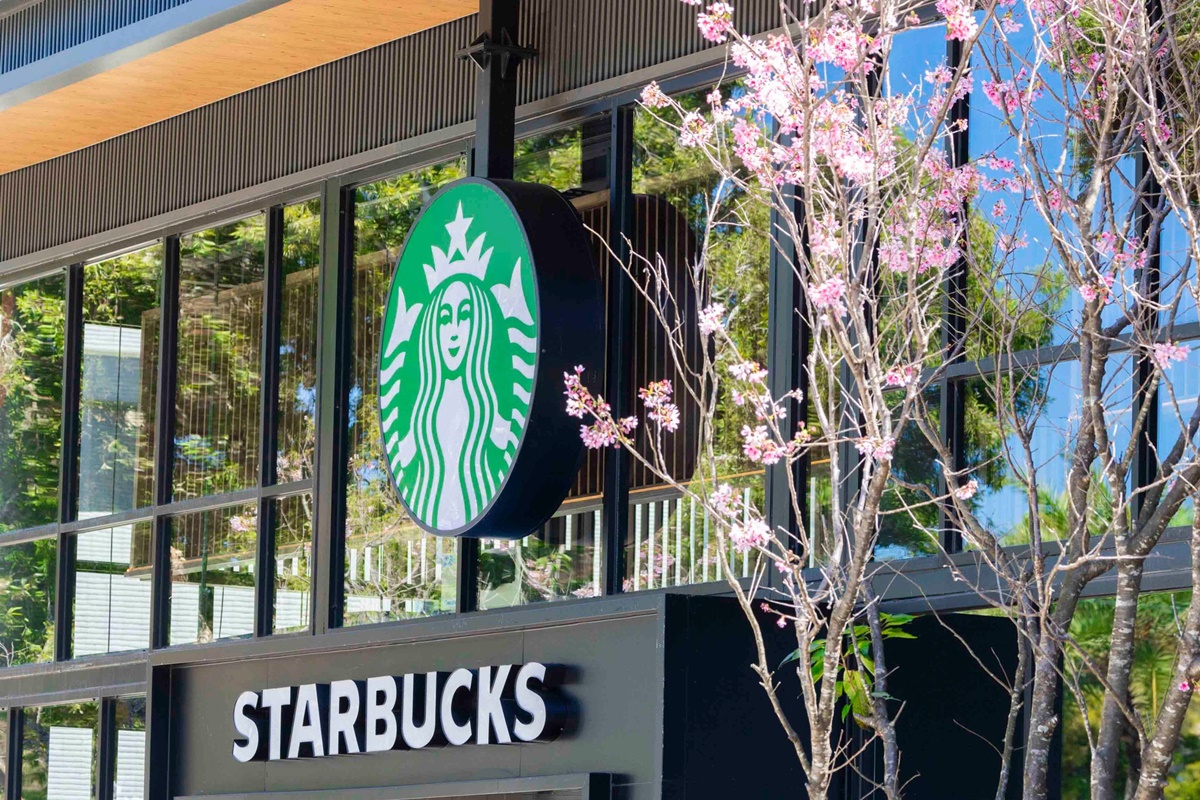 星巴克買一送一!絕美「櫻花玻璃屋門市」開幕,本週優惠、哈利波特周邊一覽 星巴克買一送一!絕美「櫻花玻璃屋門市」開幕,本週優惠、哈利波特周邊一覽