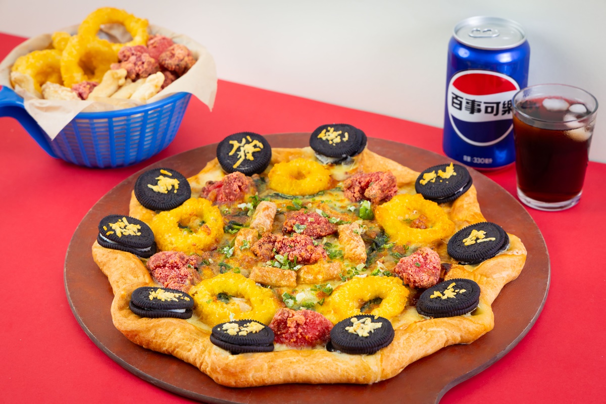 必勝客超狂「OREO鹹酥雞比薩」回歸!披薩買1送5,漢堡王「犇牛堡」升級 必勝客超狂「OREO鹹酥雞比薩」回歸!披薩買1送5,漢堡王「犇牛堡」升級