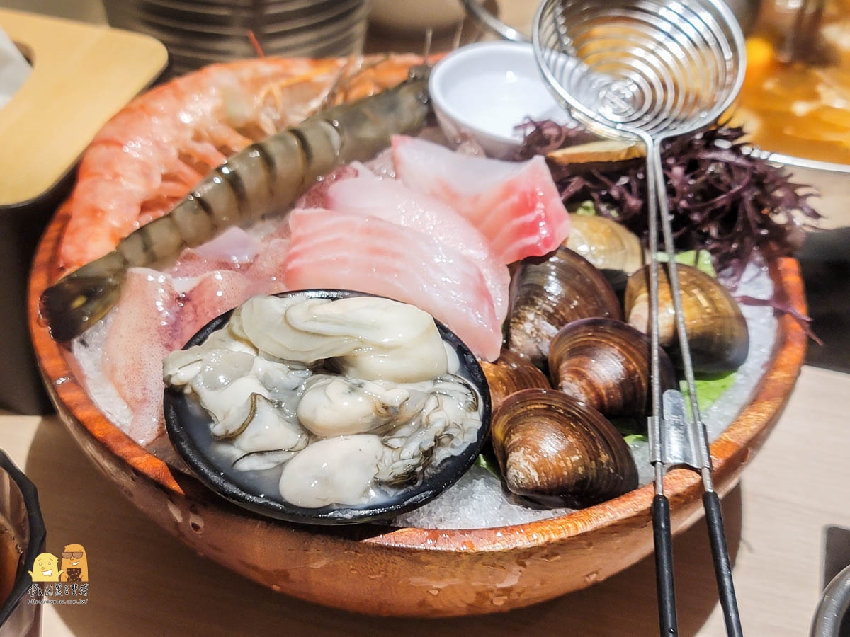 新莊美食21家攻略！必吃蟹殼黃蔥酥餅，朝聖詹記總店、4.8星牛排、最強燒臘