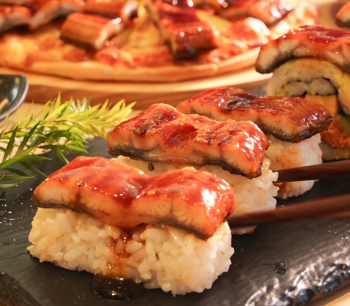 「鰻魚吃到飽」快閃搶吃!469元起爽嗑火鍋+百款自助吧,金莎巧克力無限夾 「鰻魚吃到飽」快閃搶吃!469元起爽嗑火鍋+百款自助吧,金莎巧克力無限夾