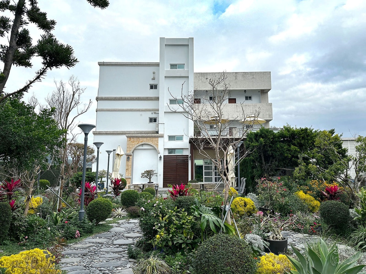 怎麼拍都像雜誌封面！台東風格民宿必住９間：唯美純白系、稻浪第一排、海景看星星