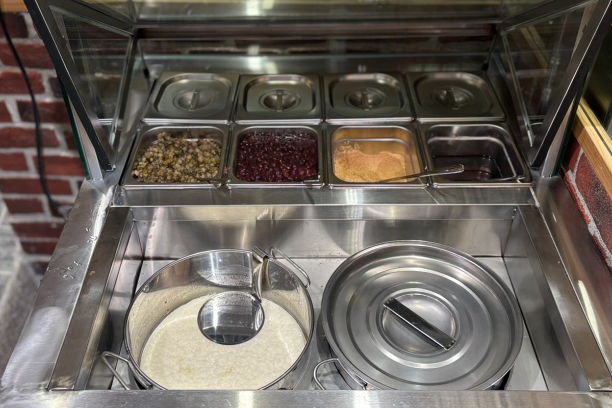 六扇門超狂「三蟹叻沙粉絲煲」！190元爽嗑３大隻蟹，蟹膏雜炊、甜點吃到飽