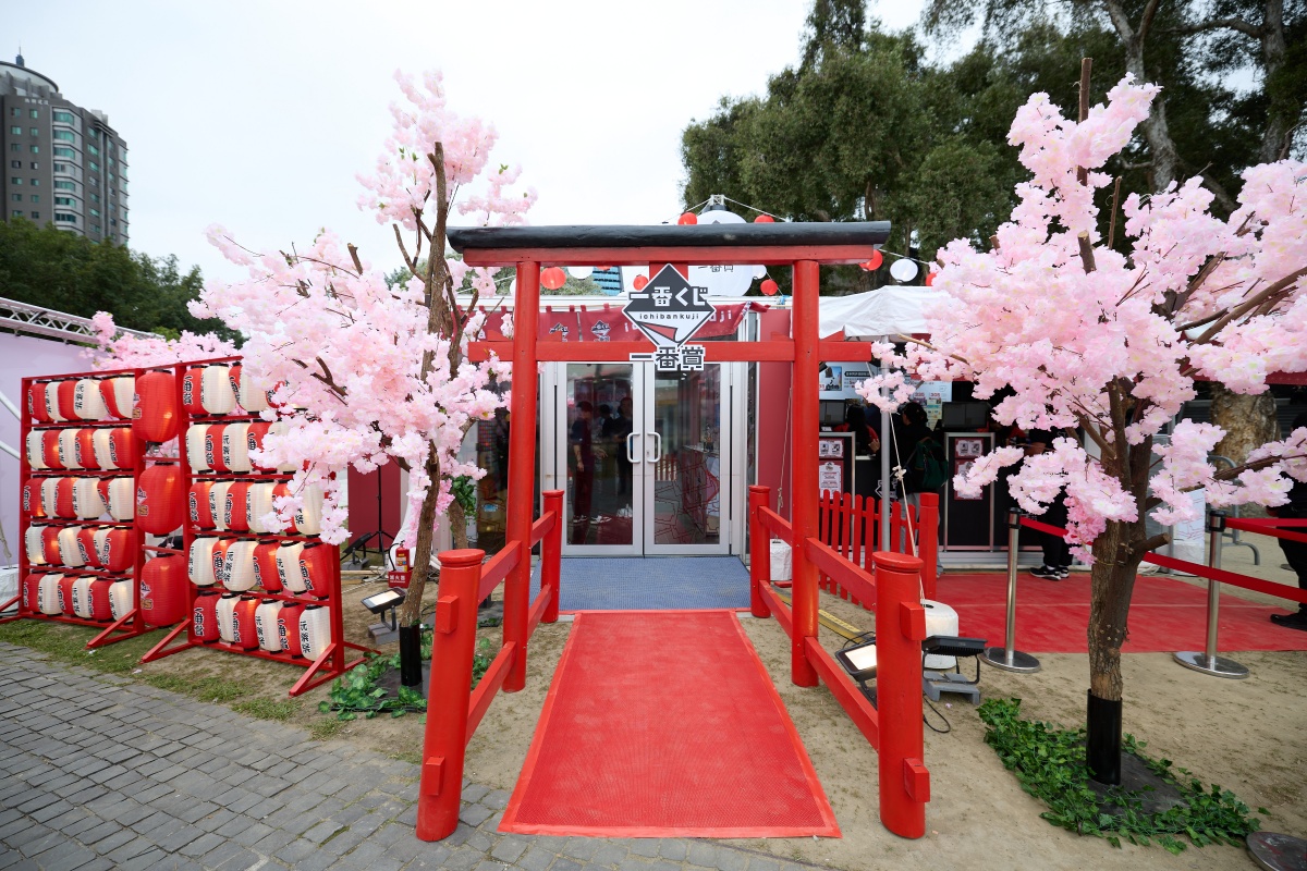 送《玩具總動員》盲盒！全台首間MINISO開幕，史努比、蠟筆小新周邊免費逛