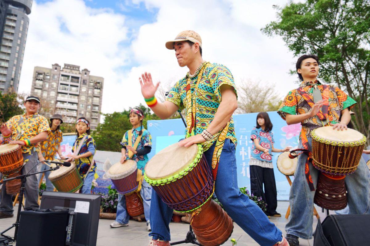 台北免門票繡球花海美翻！搭捷運、公車免上山輕鬆逛，21萬株杜鵑同步綻放