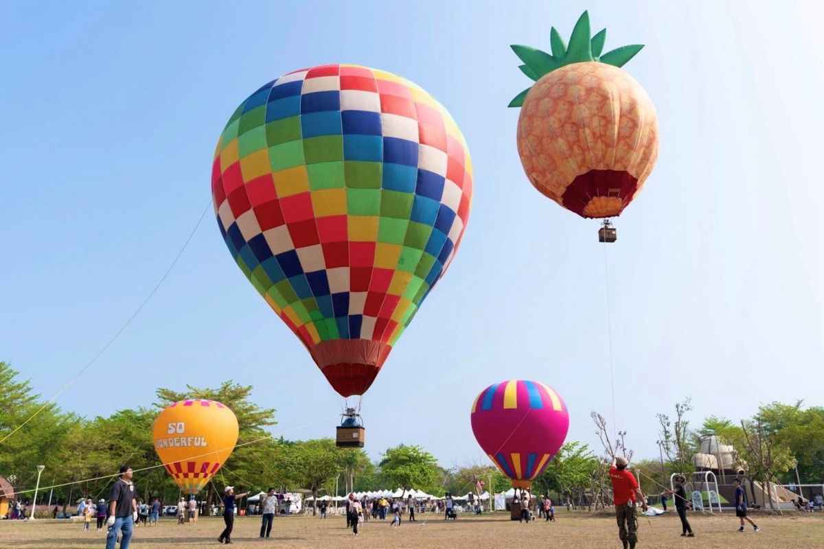 屏東也有「熱氣球嘉年華」！全新貓頭鷹公園登場，逛美食市集、走進熱氣球