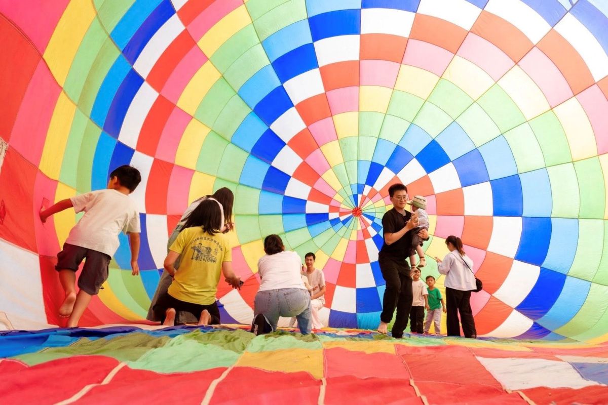 屏東也有「熱氣球嘉年華」！全新貓頭鷹公園登場，逛美食市集、走進熱氣球