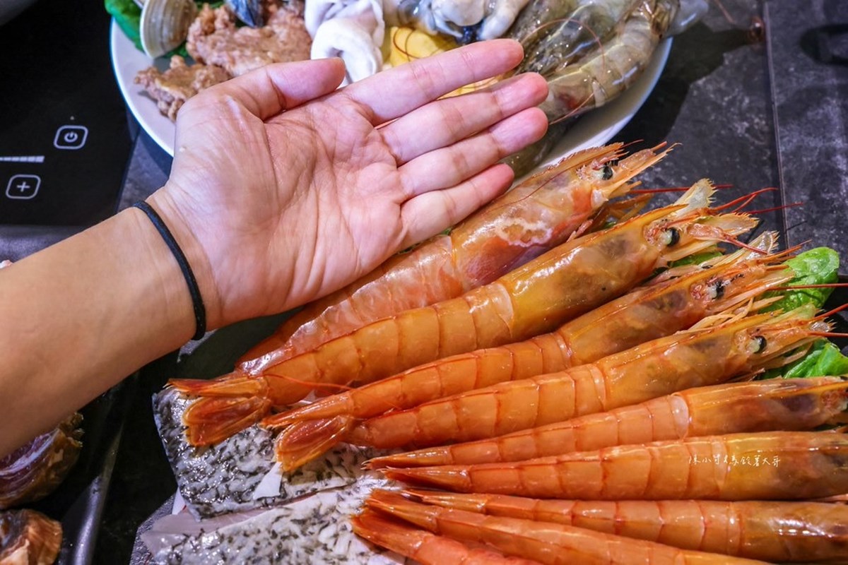 399元起麻辣鍋吃到飽！海鮮自助吧＋現切肉品暢吃，櫻桃、草莓、甜點任夾