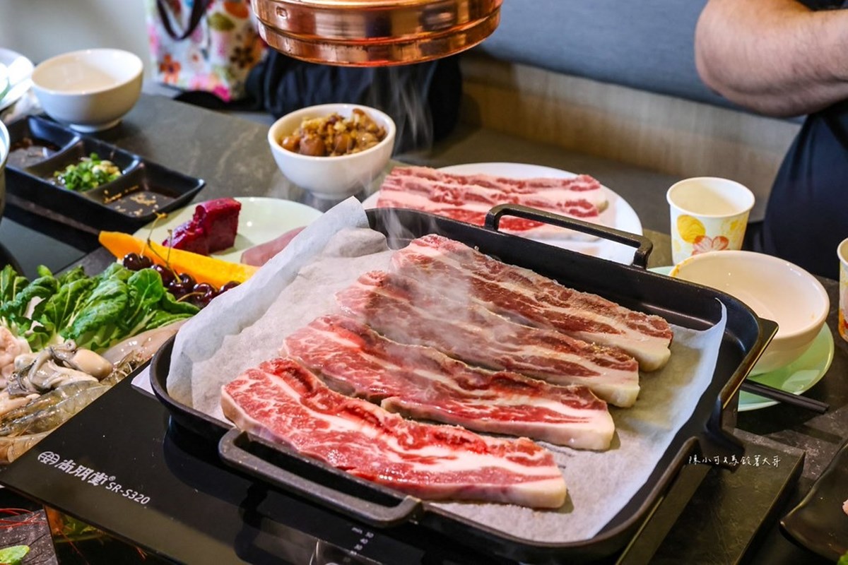399元起麻辣鍋吃到飽！海鮮自助吧＋現切肉品暢吃，櫻桃、草莓、甜點任夾