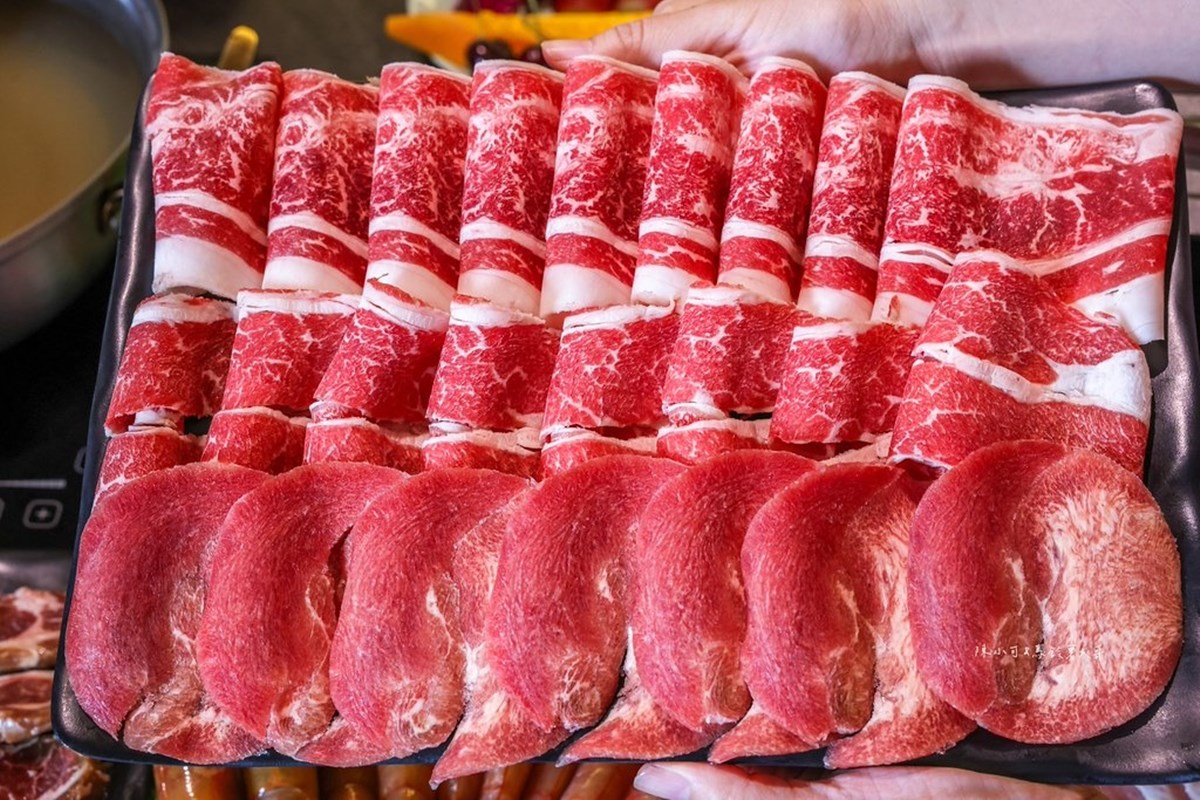 399元起麻辣鍋吃到飽！海鮮自助吧＋現切肉品暢吃，櫻桃、草莓、甜點任夾