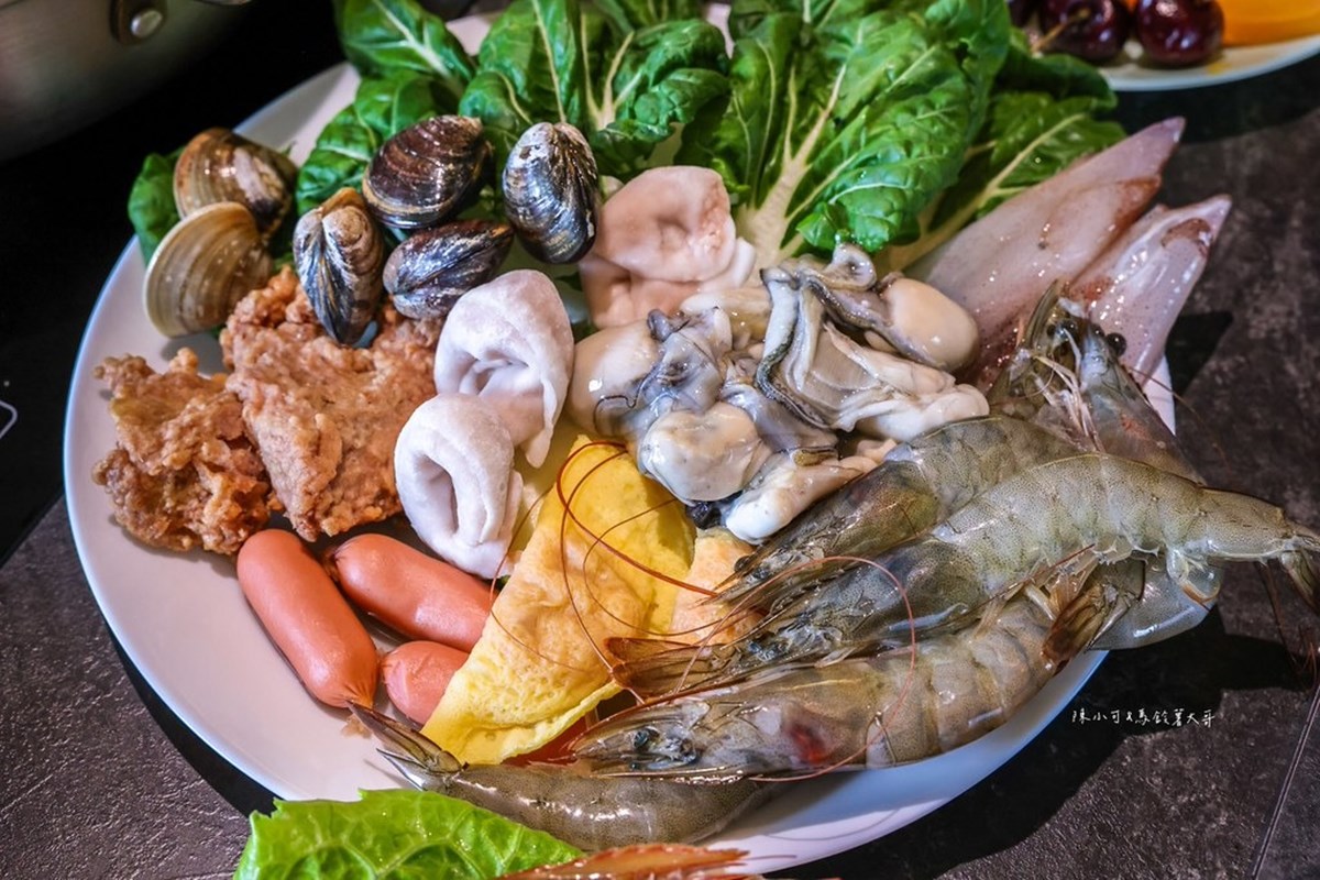 399元起麻辣鍋吃到飽！海鮮自助吧＋現切肉品暢吃，櫻桃、草莓、甜點任夾