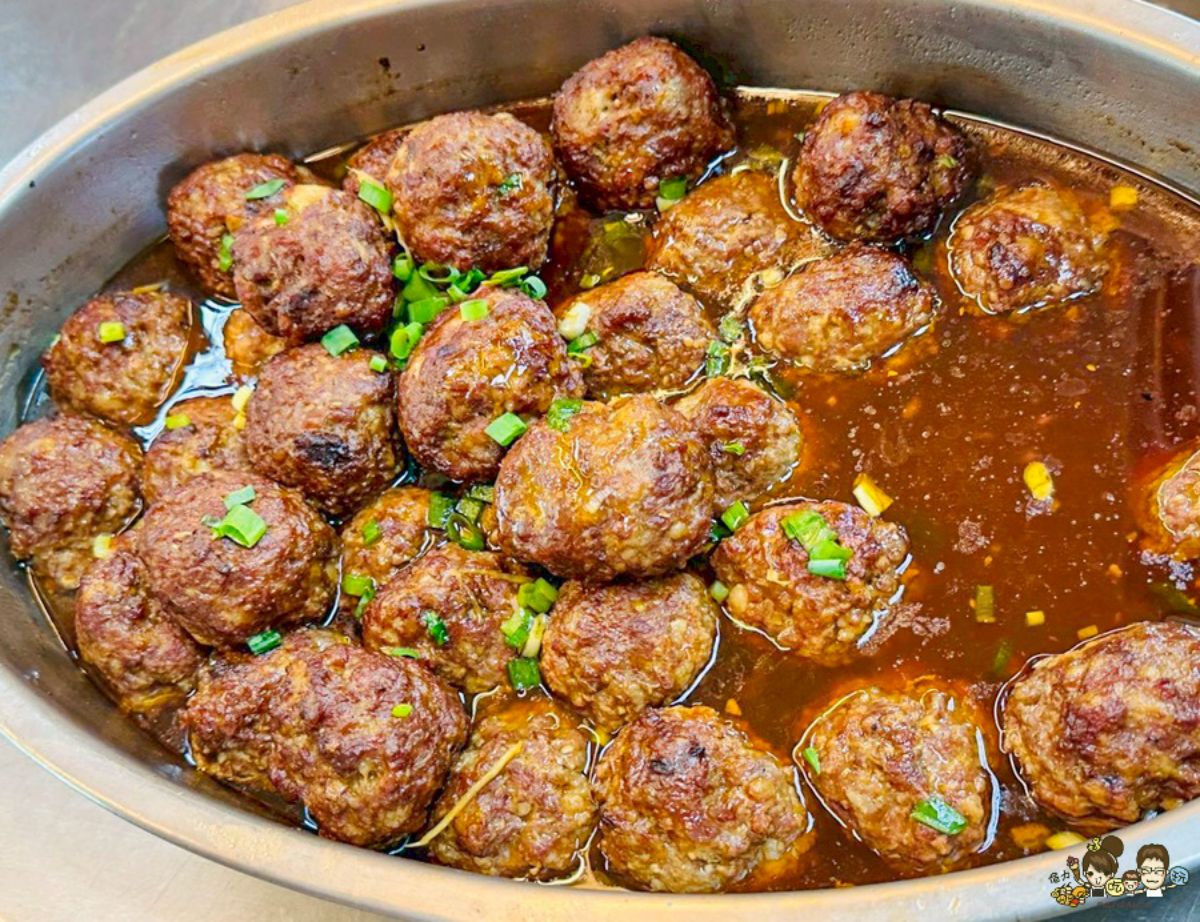 高雄隱藏版「高CP值自助餐」！餐檯多達60樣菜色超澎派，地點藏身市府大樓