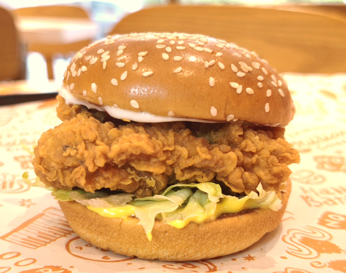 肯德基「咔啦脆雞買一送一」快閃！原味蛋塔只要24元，免費送咔啦雞腿堡