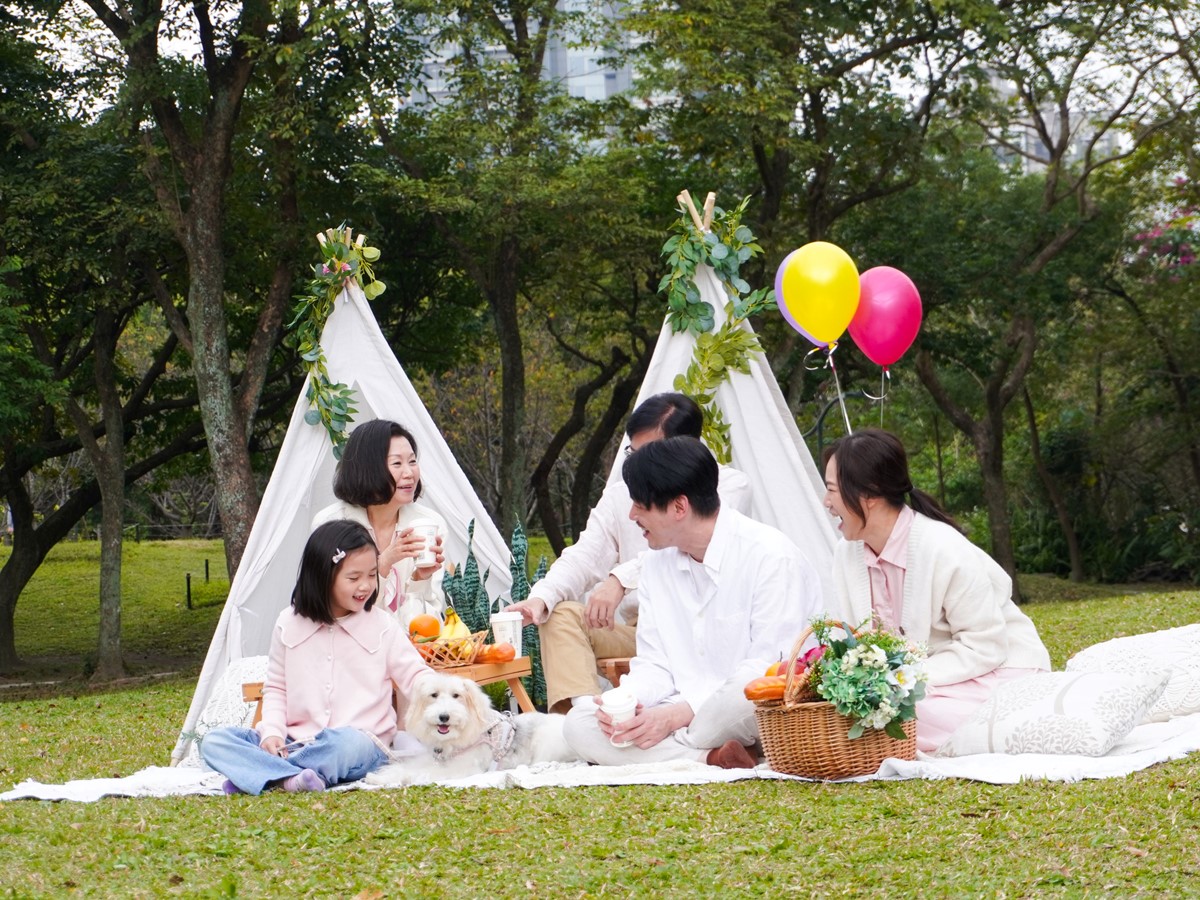 ６公尺「巨型皮卡丘」現身台北！野餐派對連續２天逛市集、美拍彩色花海