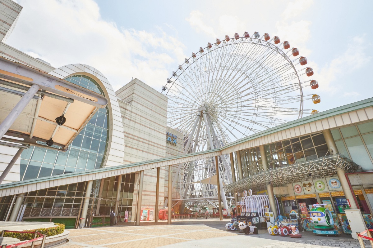 全台只有２間！壽司郎「數位迴轉壽司」新開幕，免5%服務費、150公分巨型螢幕