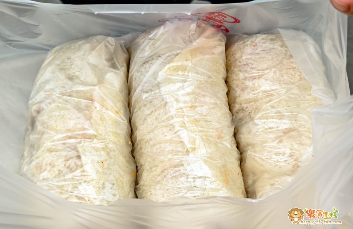 脆上爆紅的超人氣小吃！正宗手工現作潤餅，現點現做巨無霸潤餅