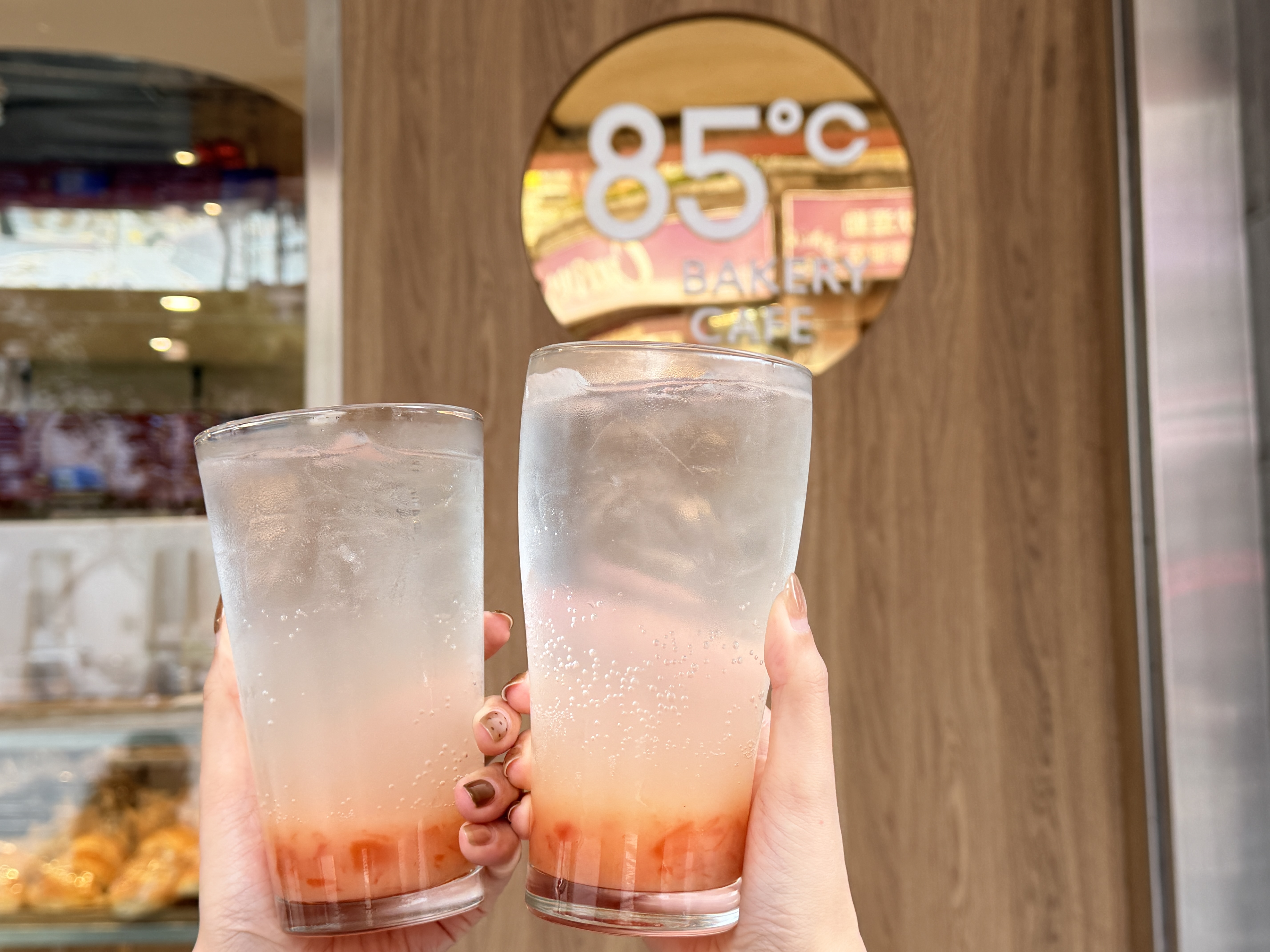 超暗黑「皮蛋奶茶」！2026愚人節飲品包，清心「荔枝白」、五桐號「想想可樂粿」