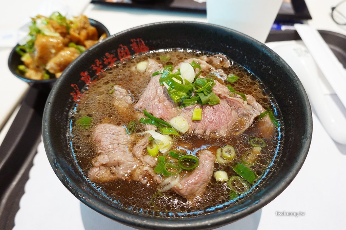 出國前最後一站！桃園機場二航廈「台灣之光」６家美食：米其林牛肉麵、咖啡冠軍