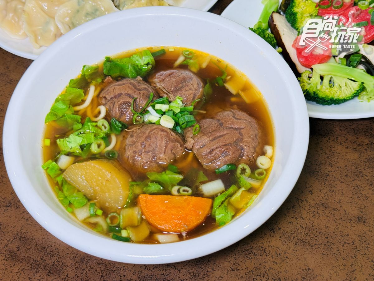 高雄人激推「爆汁水餃」超有料！飄香25年老字號藏這，開賣冷凍包在家輕鬆煮