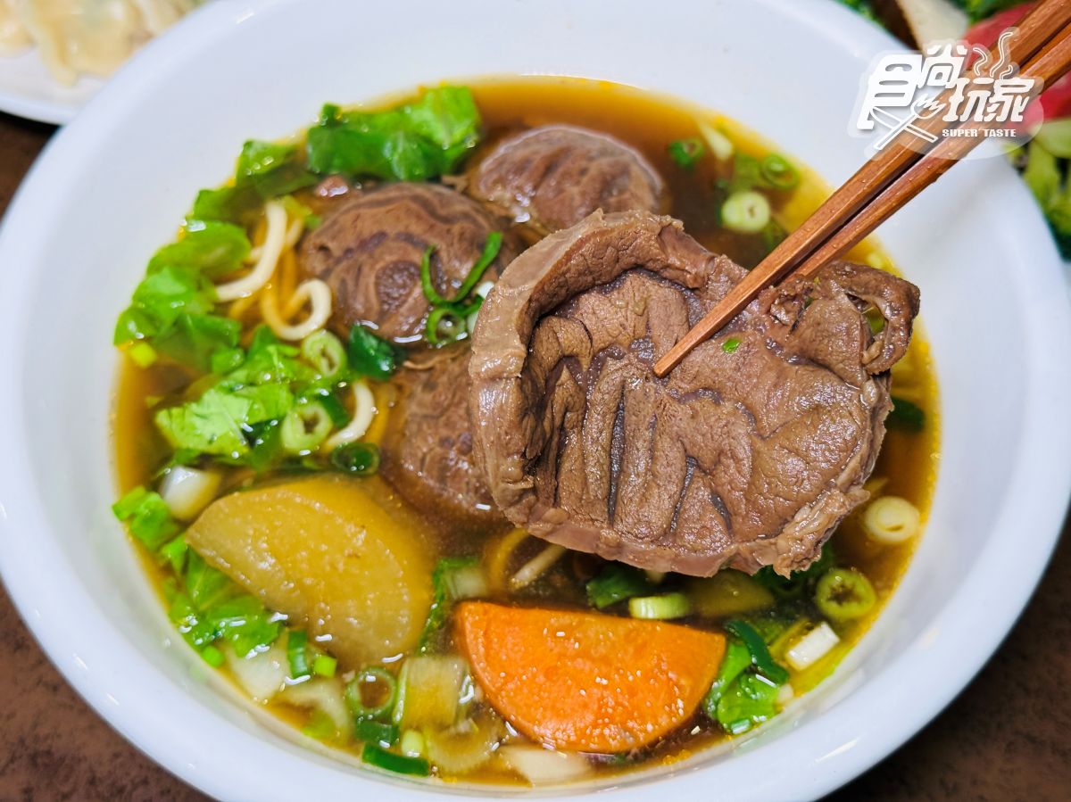 高雄人激推「爆汁水餃」超有料！飄香25年老字號藏這，開賣冷凍包在家輕鬆煮