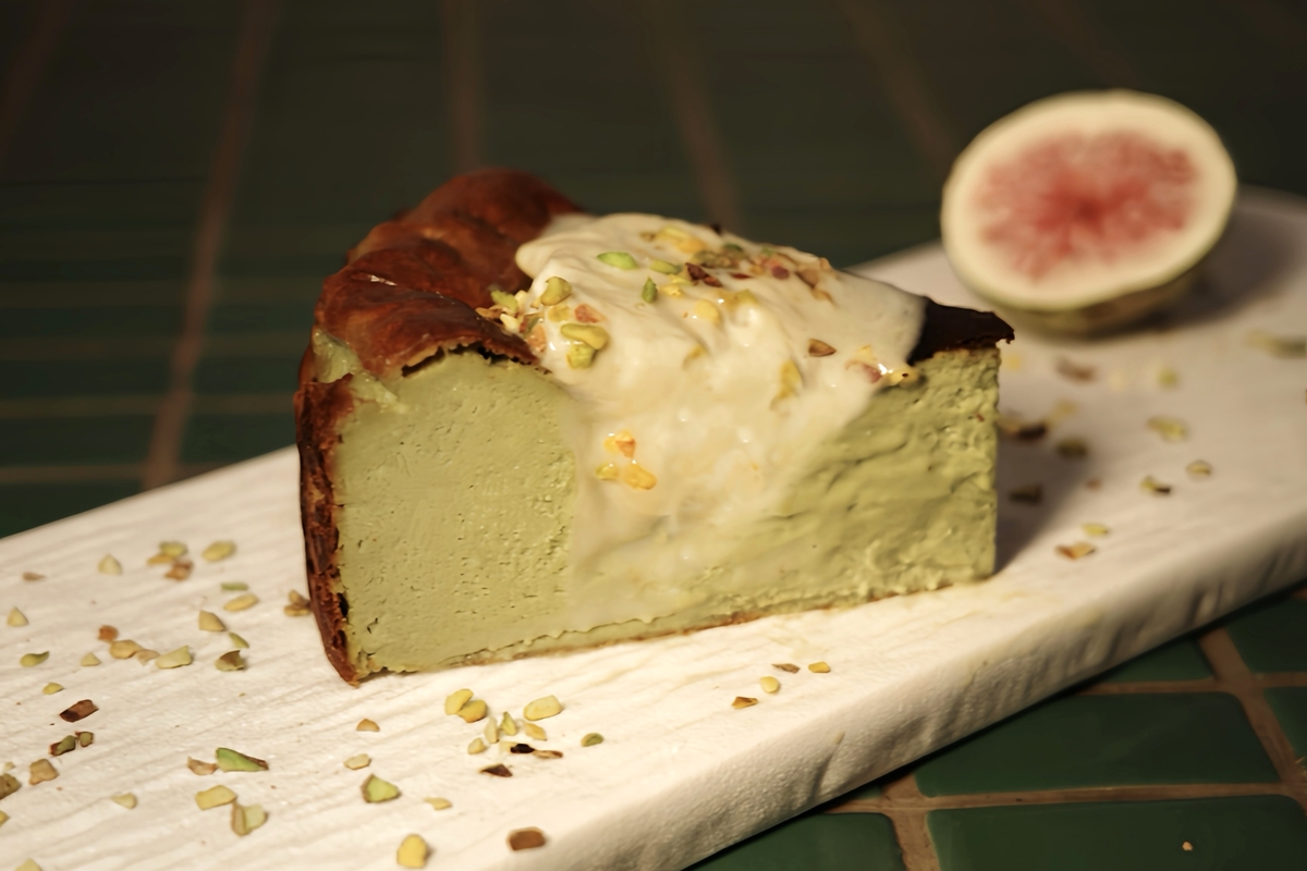 西門町「深夜遊樂場」85折！彈珠台、彈跳床變甜點，必吃爆漿泡芙、跳跳糖巴斯克