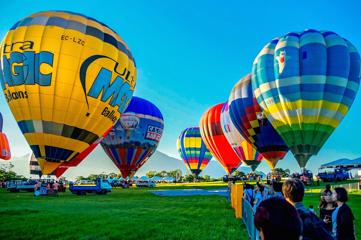 超巨大「吉伊卡哇」降落！2026台東熱氣球嘉年華時間曝，Q萌光雕秀、周邊必搶